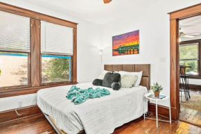 Cozy Historic Suite - Steps to everything downtown